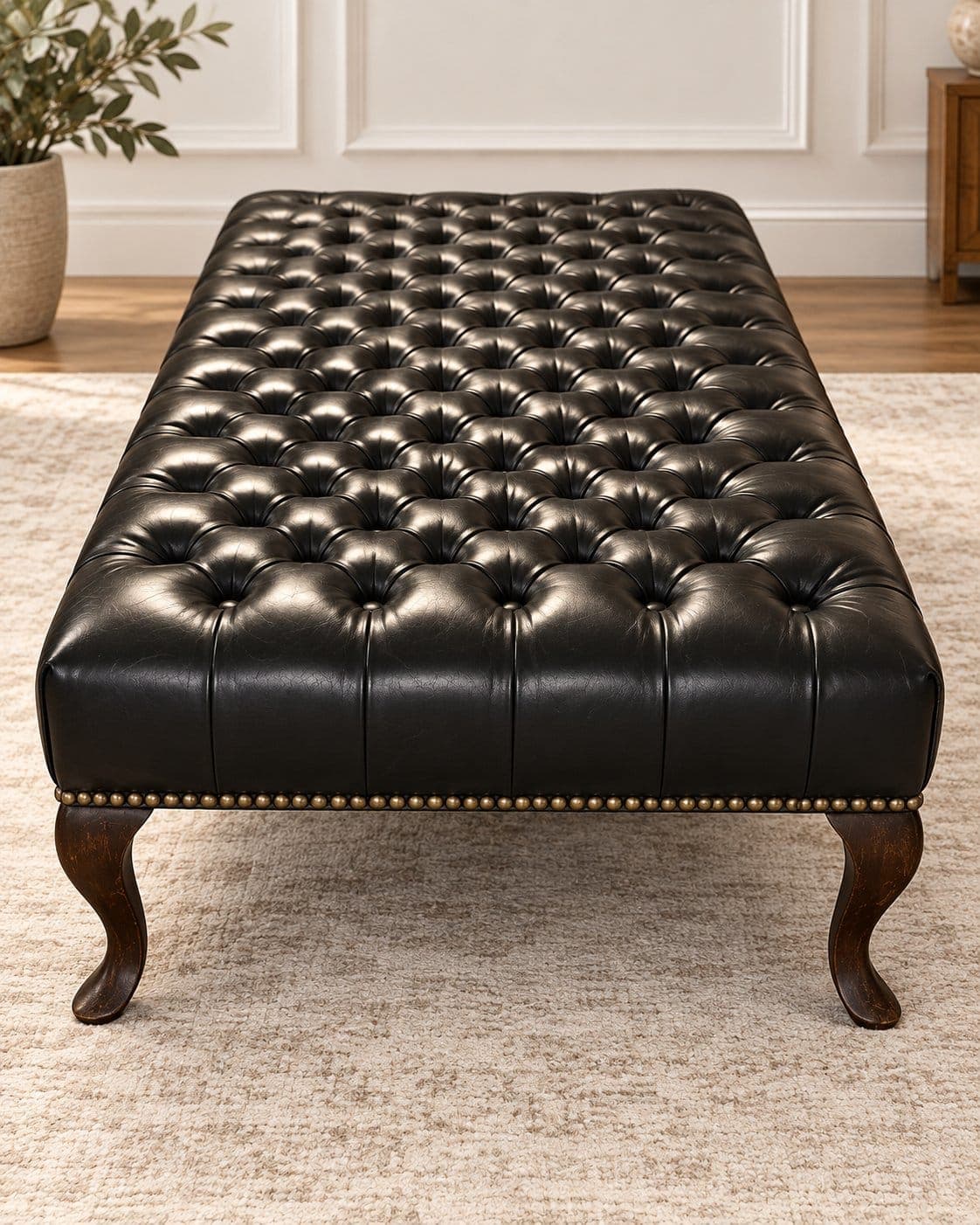 Mesa capitoné de cuero negro