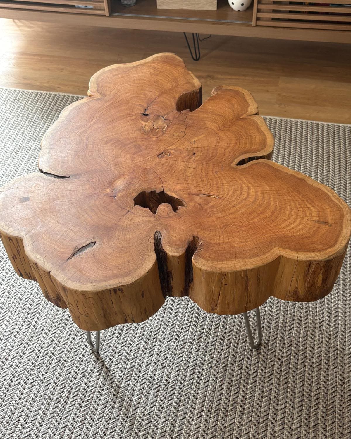 Mesa ratona de tronco natural
