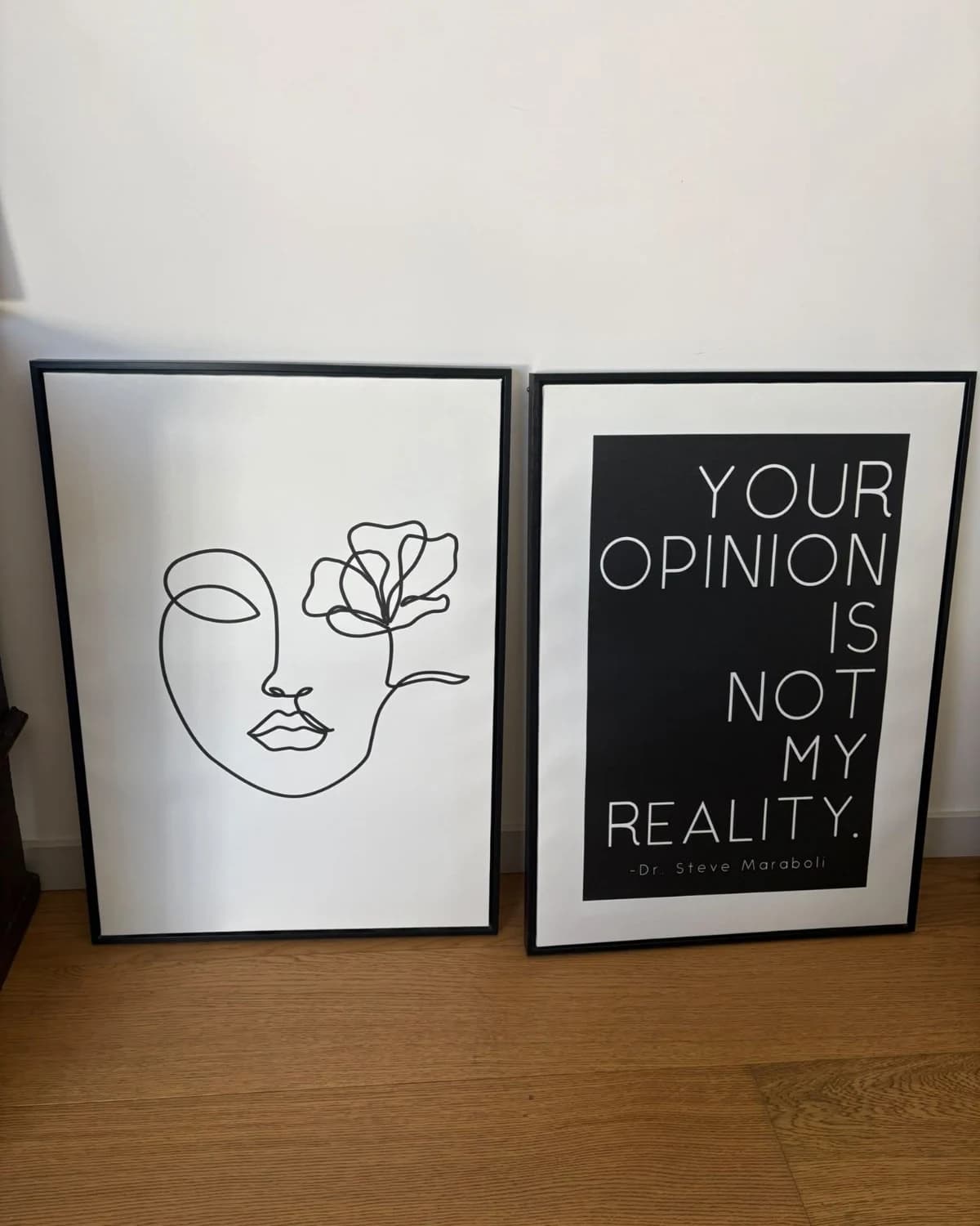 Par de cuadros minimalistas en blanco y negro
