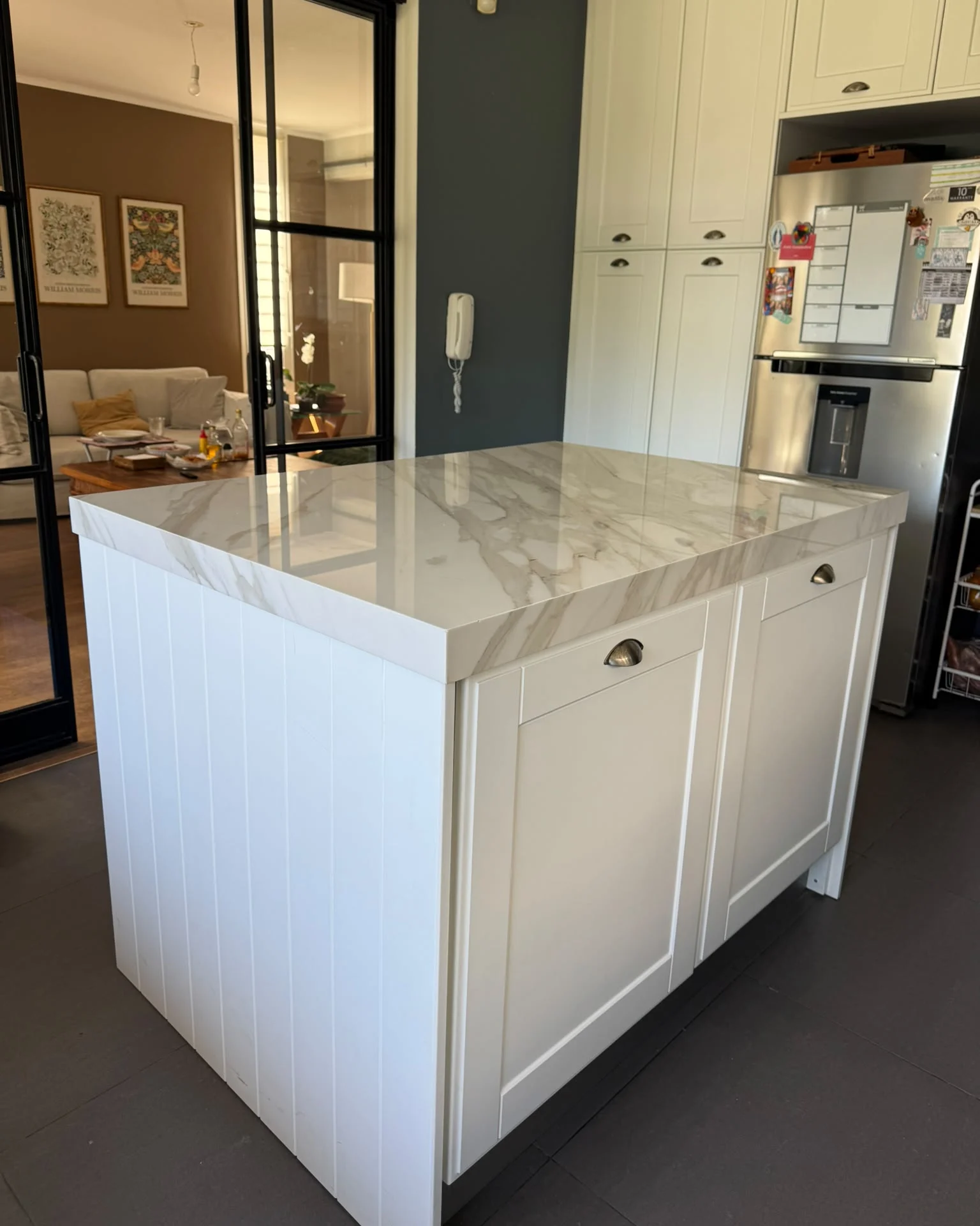 Isla de cocina con tapa de dekton