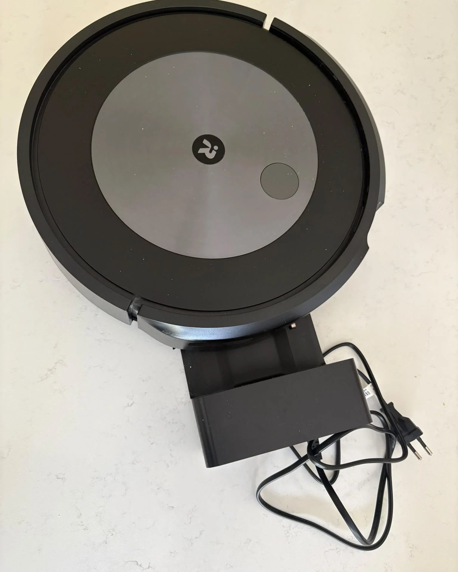 Aspiradora robot con base de carga