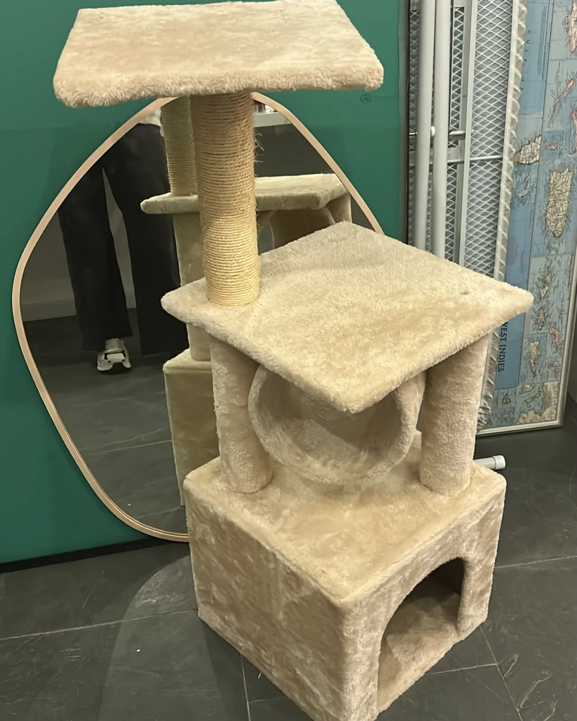 Rascador torre para gatos beige