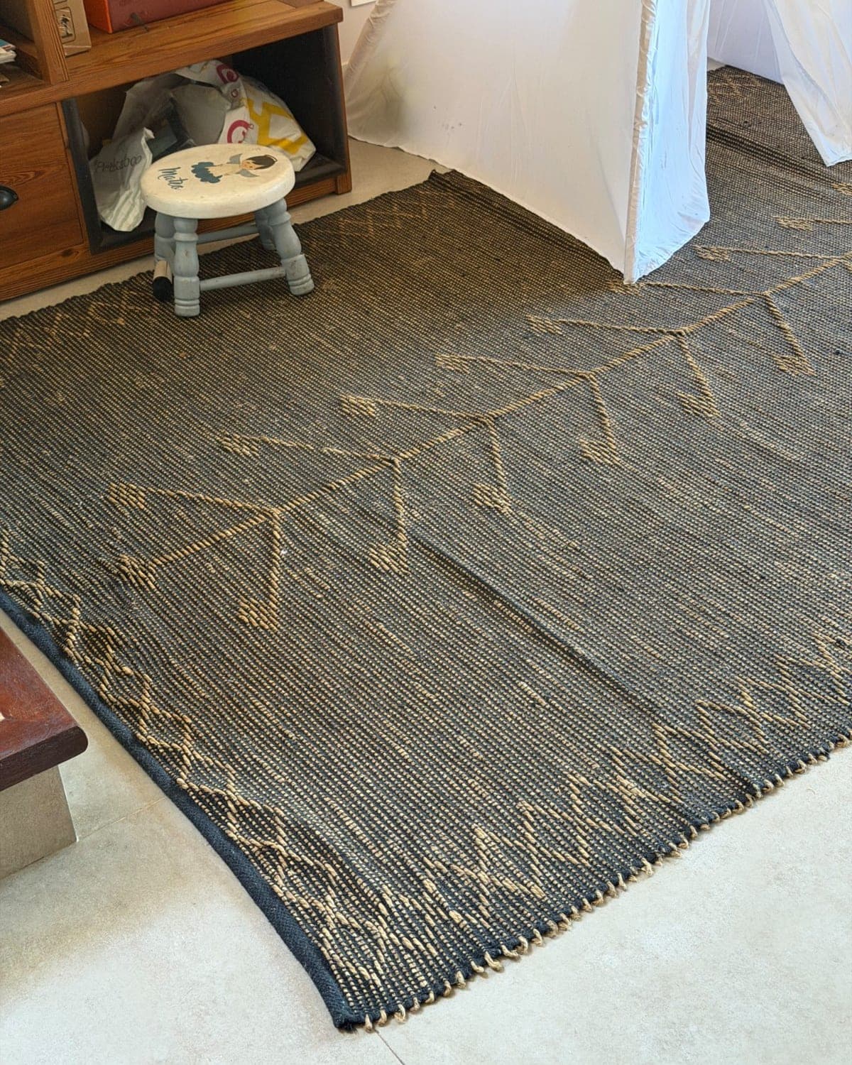 ALFOMBRA DE ARCOS · NEGRA