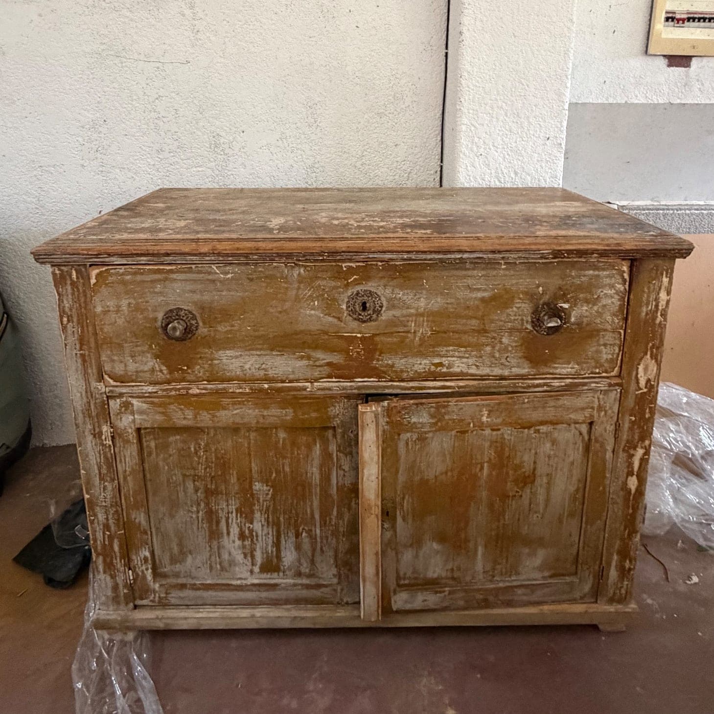 Aparador antiguo de madera