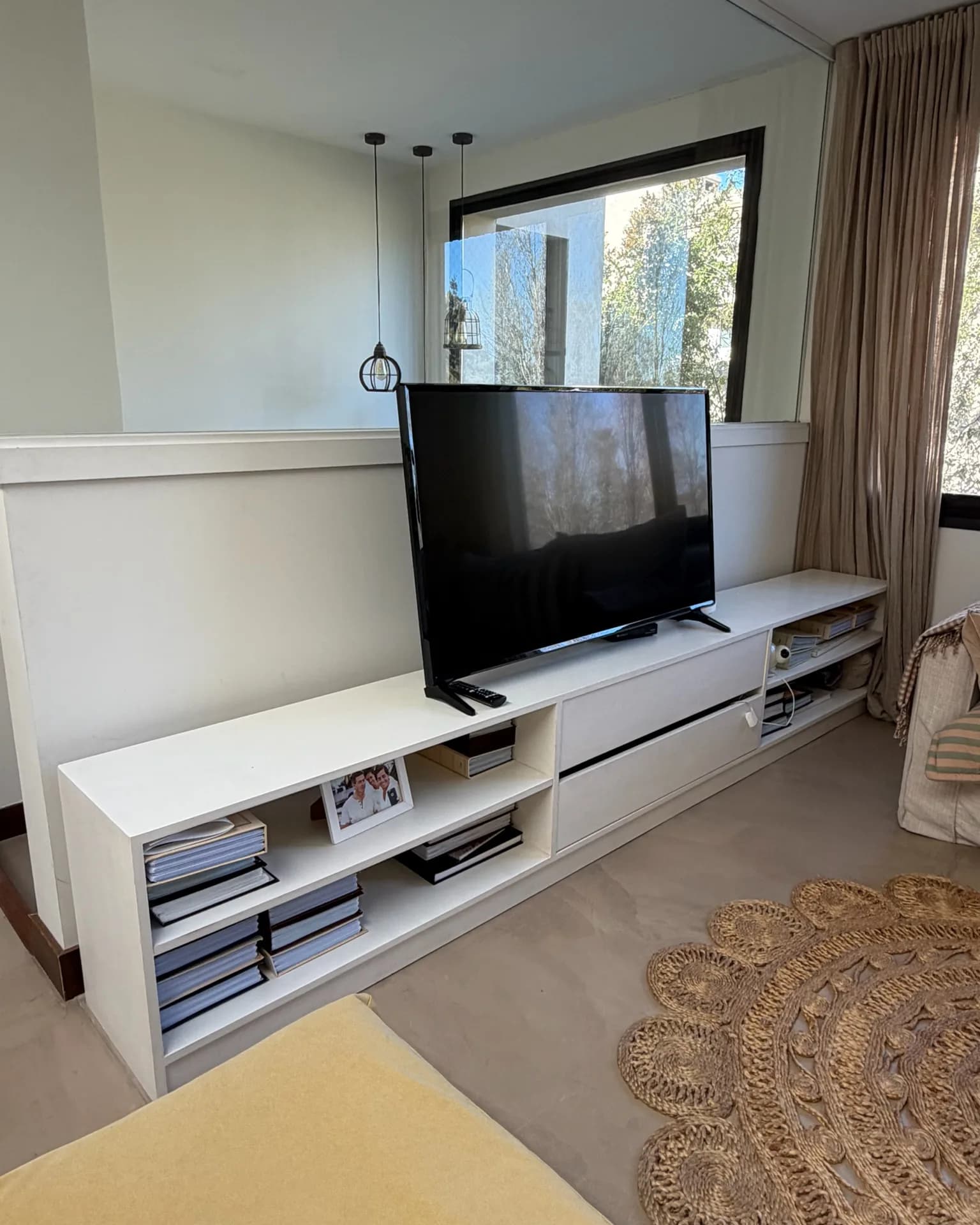 Rack TV laqueado blanco