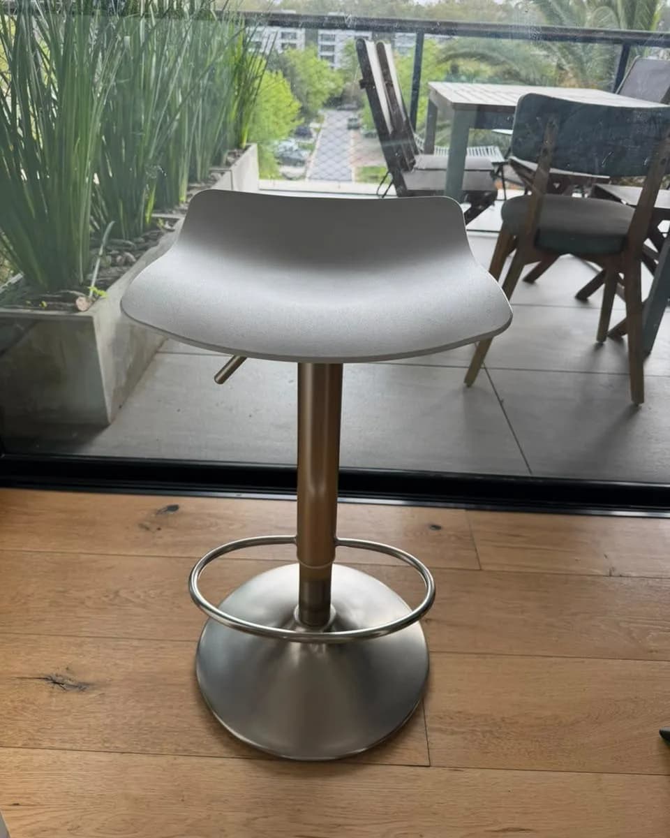 Banqueta de bar giratoria regulable Boconcept