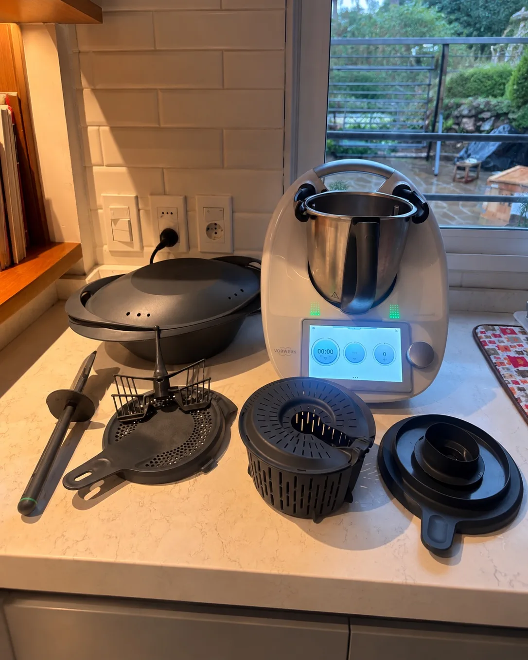 Thermomix TM6 con accesorios y bolso