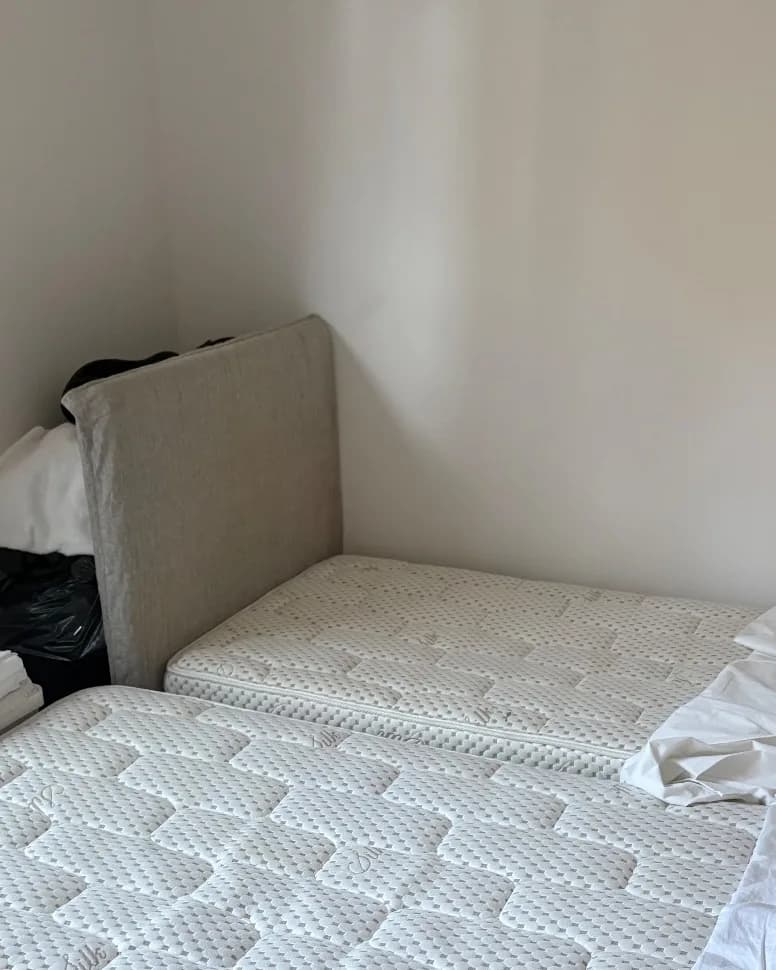 Cama 1 plaza (respaldo + colchón + box) N2