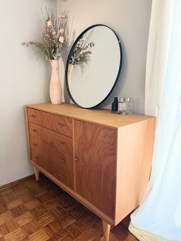 Florero de madera torneada