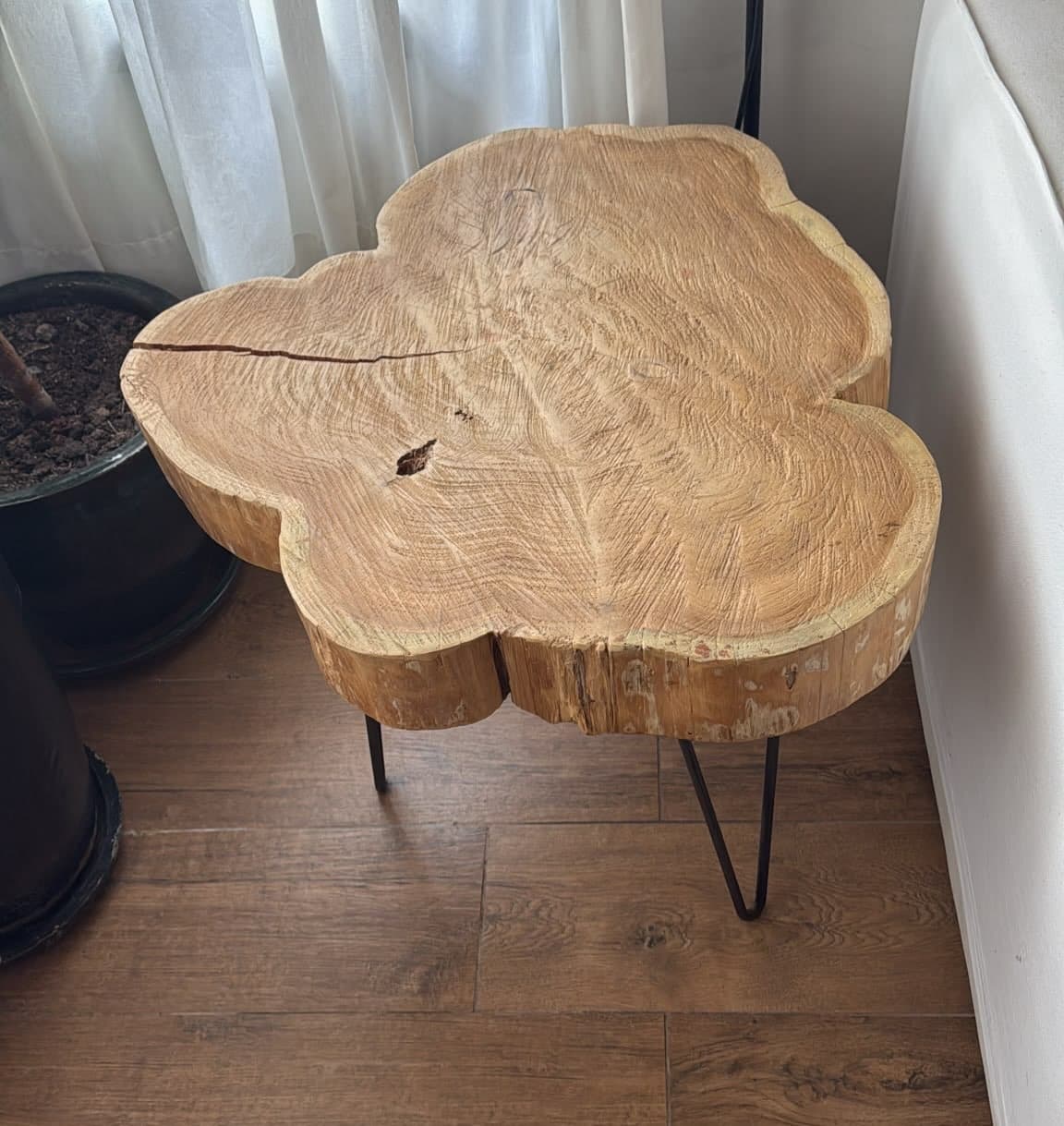 Mesa de tronco de madera, una pieza con mucha personalidad y textura natural.…