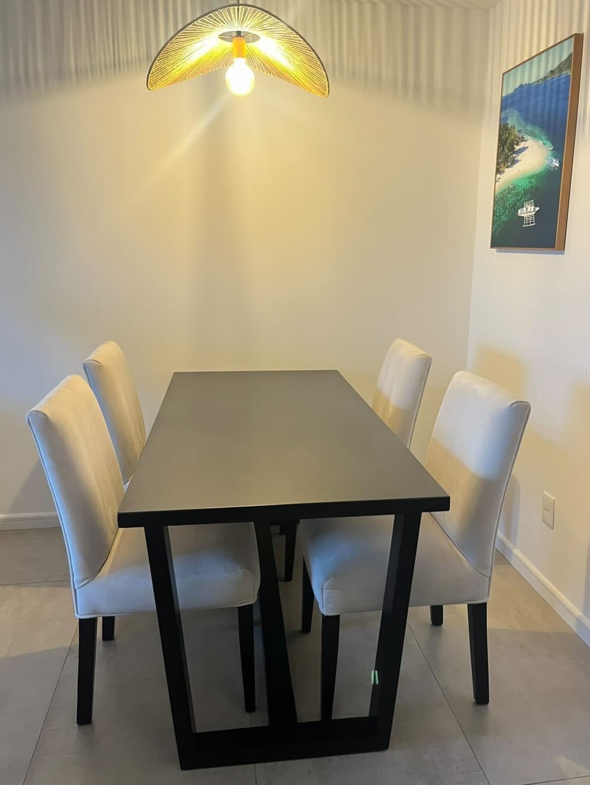 Mesa de comedor negro