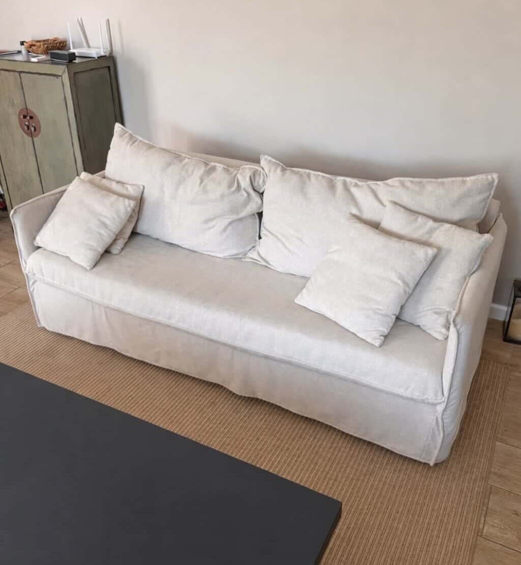 Sillón comprado en La Ibérica, amplio, cómodo y súper canchero