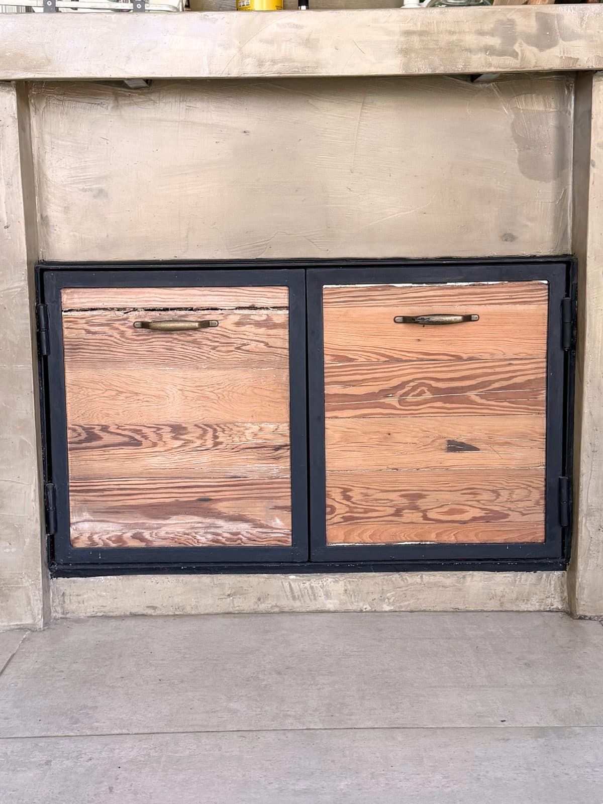 Puertas de madera y hierro (2), 0.84 m