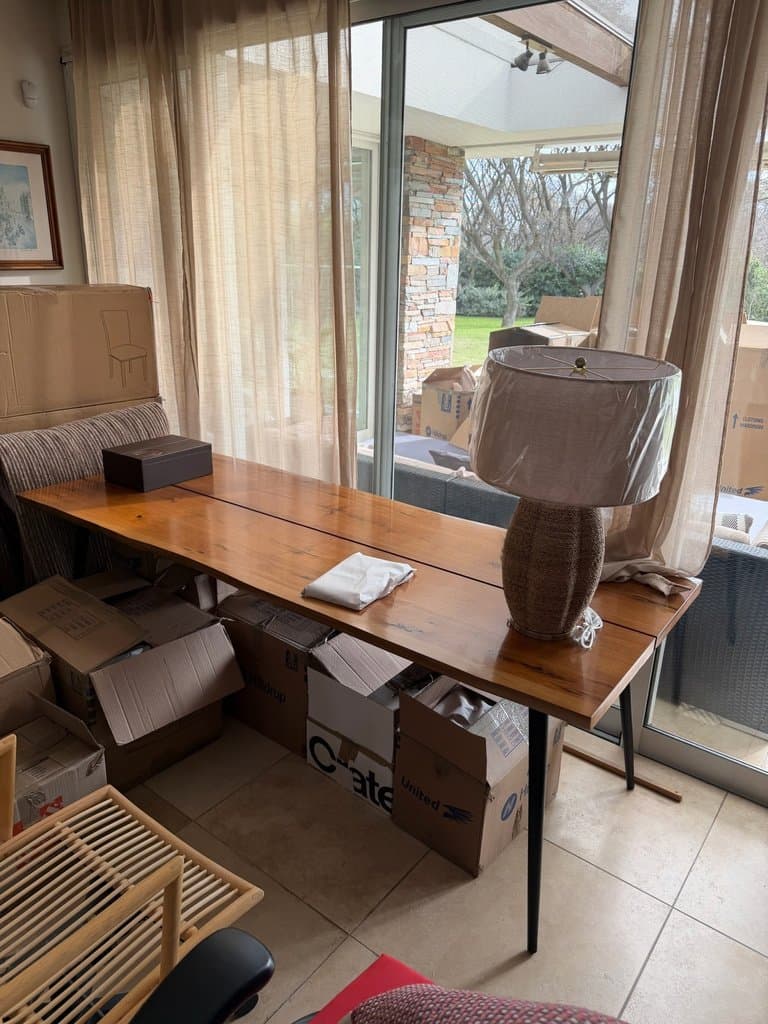 Mesa de comedor de madera maciza