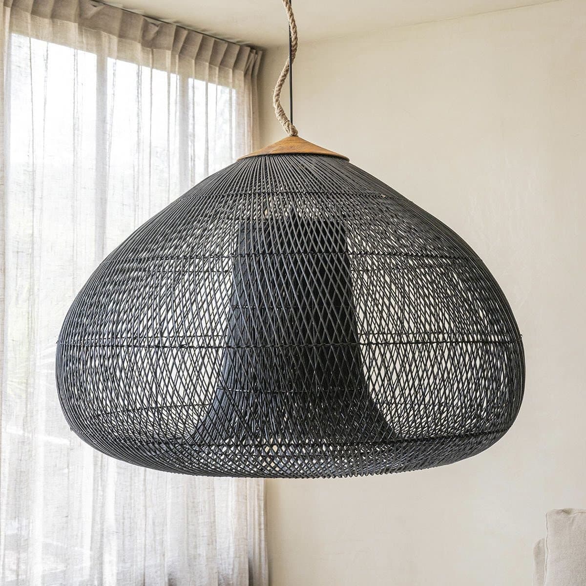 Lámpara colgante de mimbre negro de Dearcos