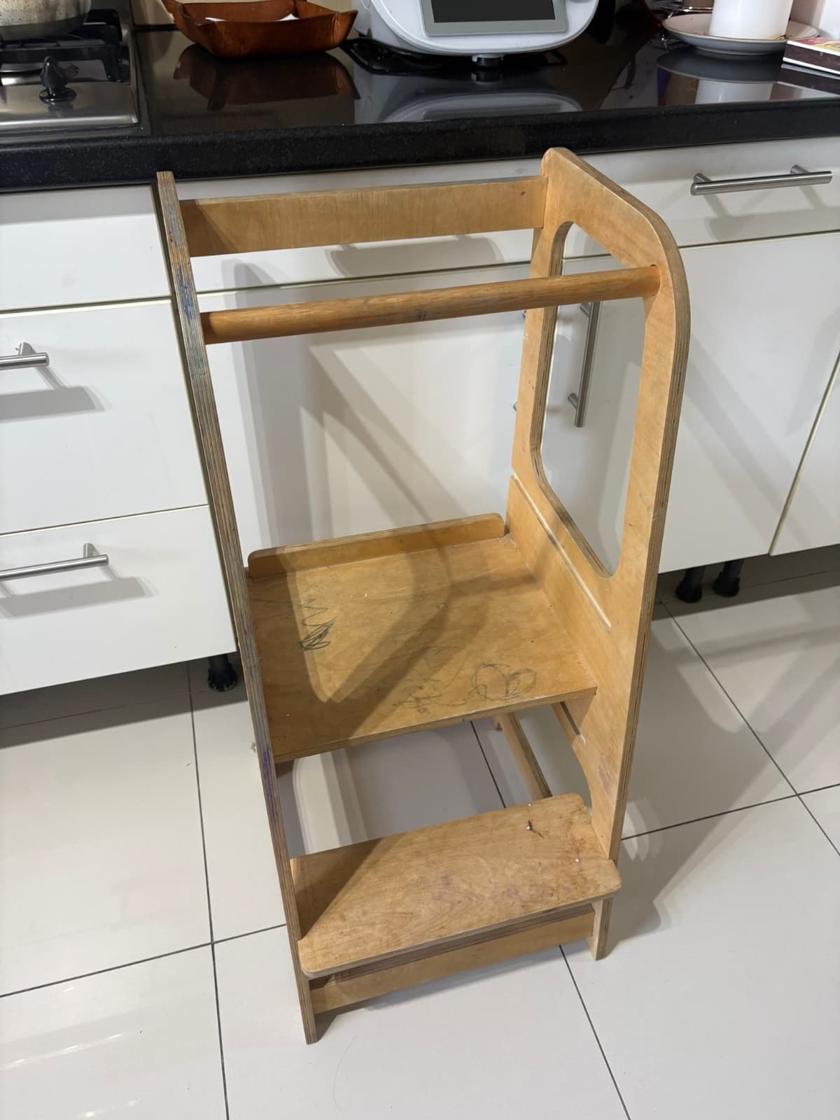 Torre de aprendizaje madera, estilo Montessori