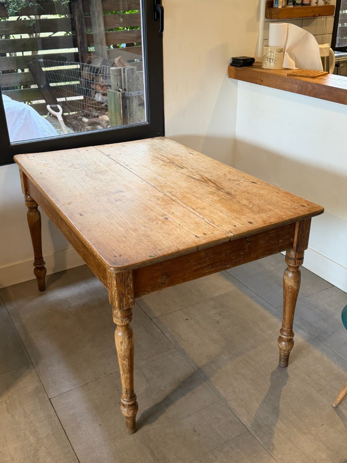 Mesa antigua de campo